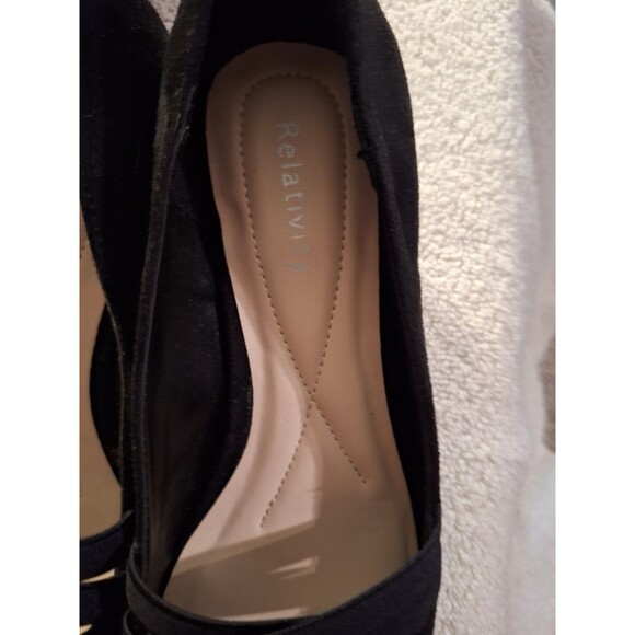 Relativity Women's Brinkley Pump Suede Heels 2" Slip On Ruche‎ Strap Black 6M - Picture 10 of 10
